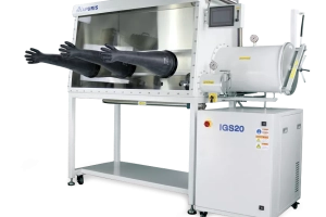 Three-glove Glovebox